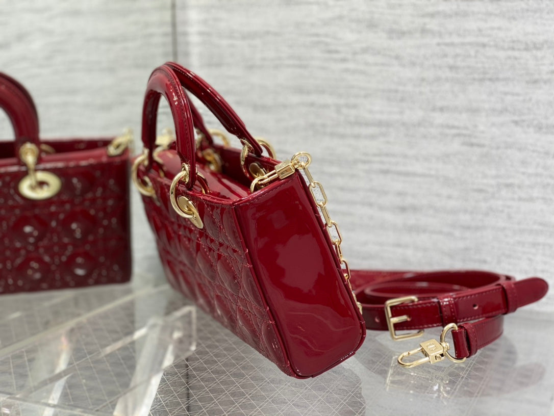 MEDIUM LADY D-JOY 26 RED PATENT CALFSKIN Amelia