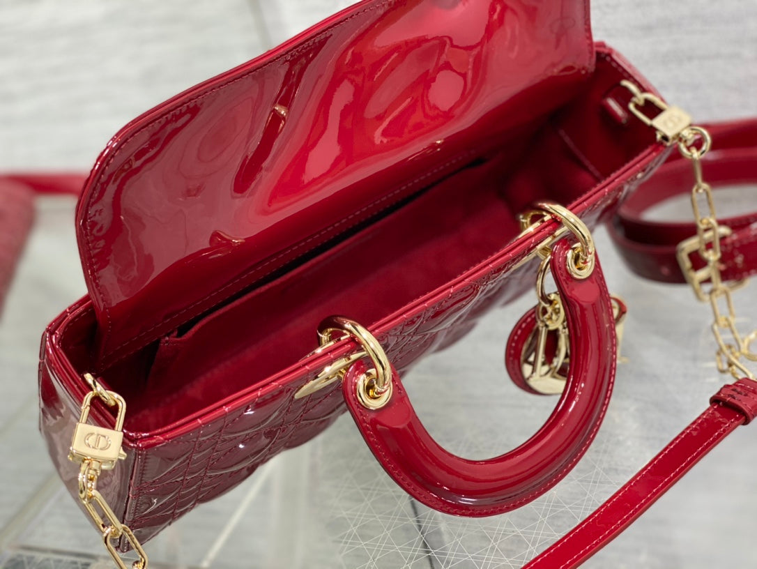 MEDIUM LADY D-JOY 26 RED PATENT CALFSKIN Amelia