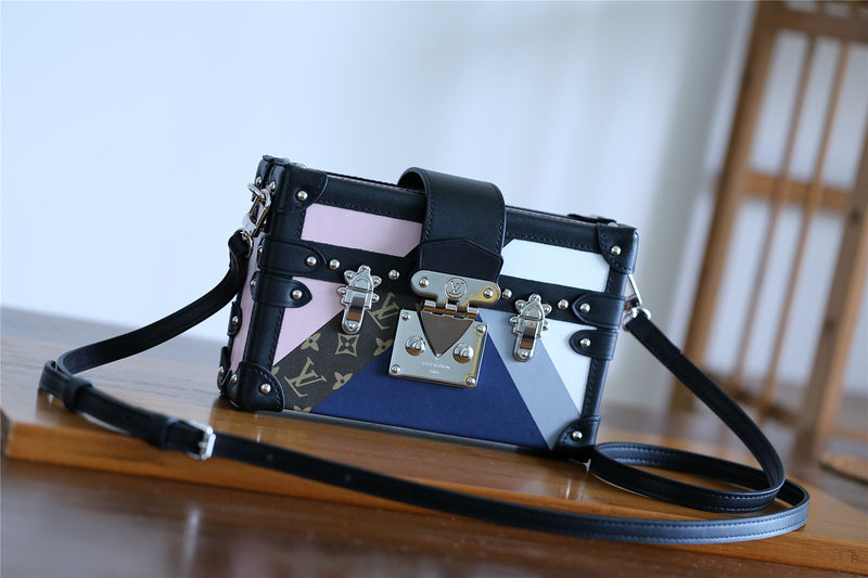 Fan Fashion Lu-Vi bags - 8224