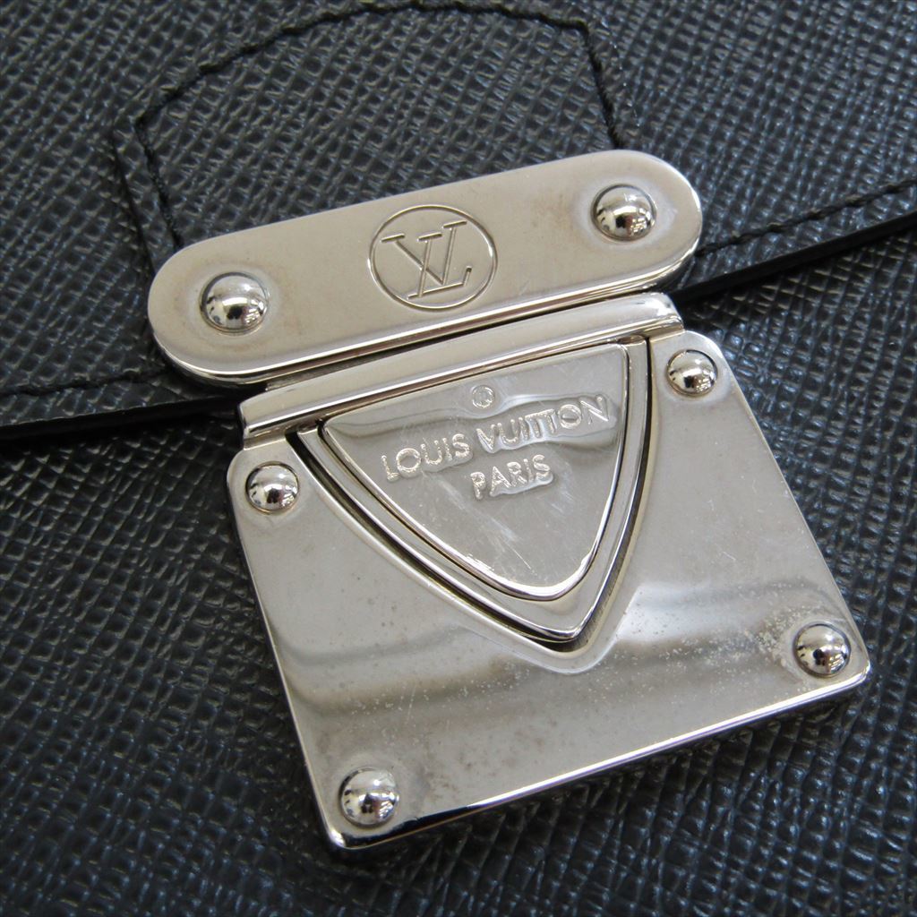 Louis Vuitton Taiga Veraia Clutch Bag Ardoise