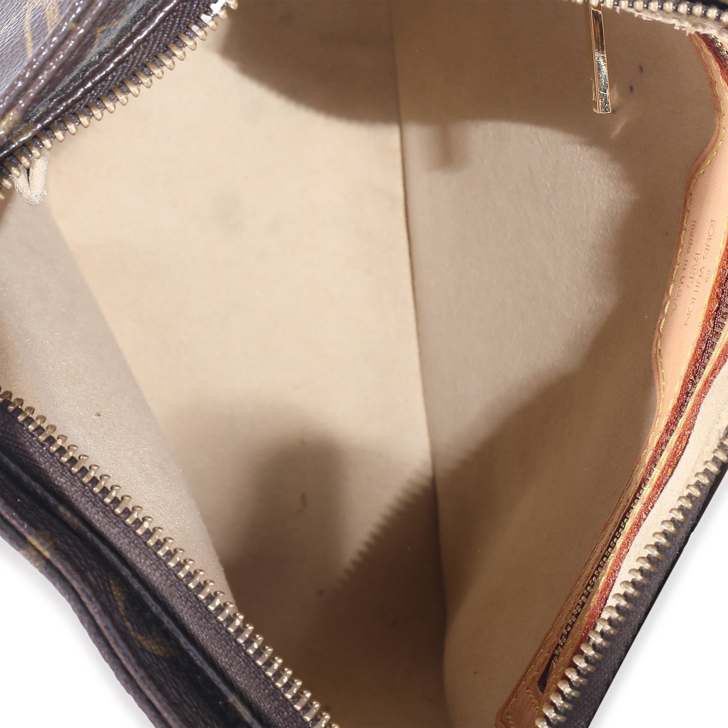 Louis Vuitton Louis Vuitton Monogram Canvas Looping MM