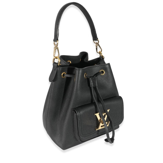 Louis Vuitton Louis Vuitton Black Calfskin Lockme Bucket MM