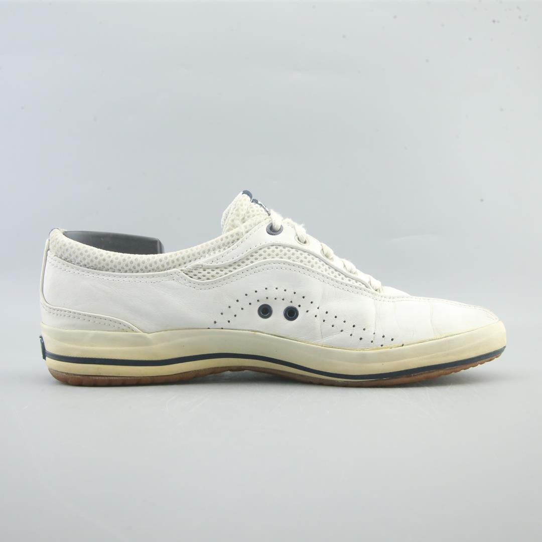 KEDS .