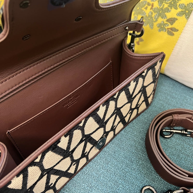 Amelia's Bag Gallery - VEL Bags - 390