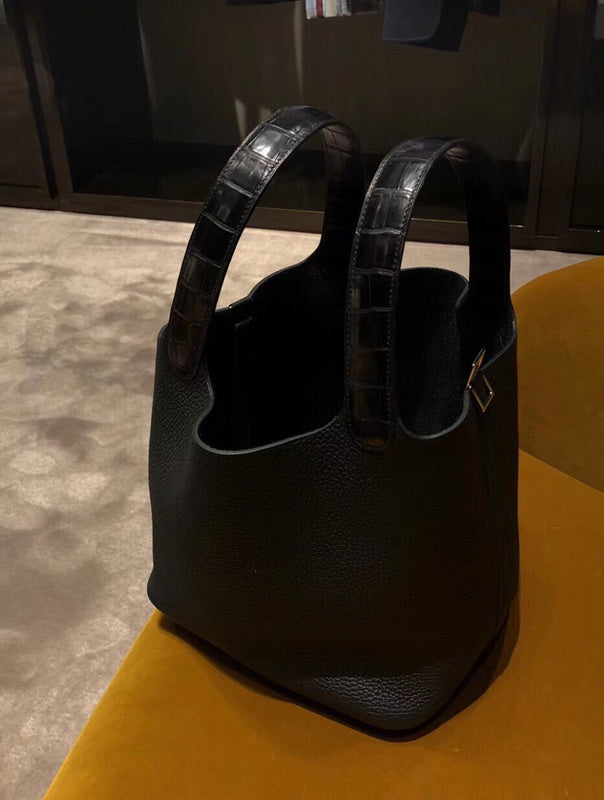 Amelia - HMS Bags - 1766