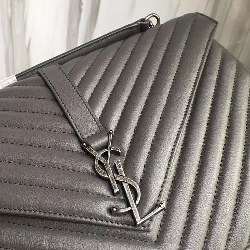 Amelia - YSL Bag - 2660