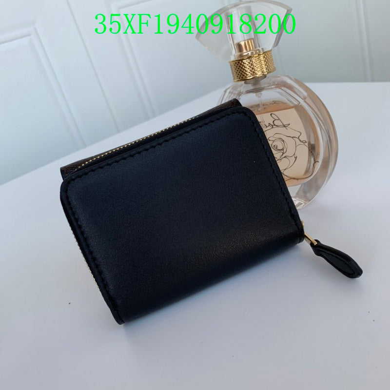 Amelia - CAH Wallet - 062