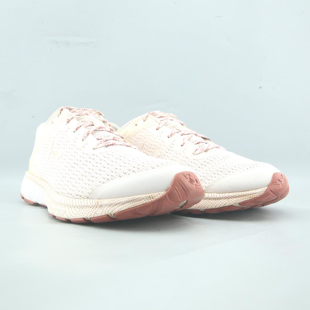 UNDER ARMOUR CHARGED ESCAPE 3