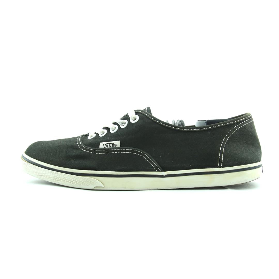 VANS AUTHENTIC