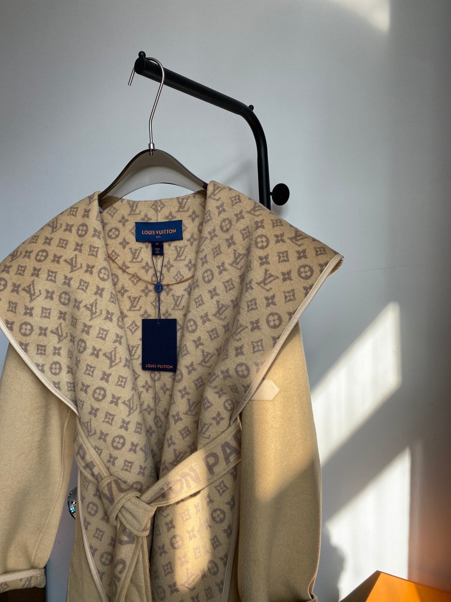 Luxury Louis Vuitton  Wrap Coat 022