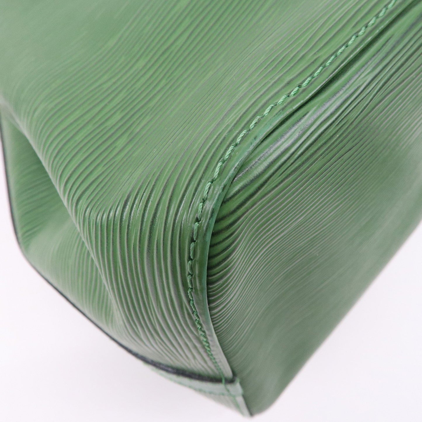 Louis Vuitton Epi Petit Noe Leather Shoulder Bag Green M44104