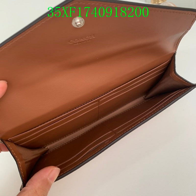 Amelia - CAH Wallet - 083