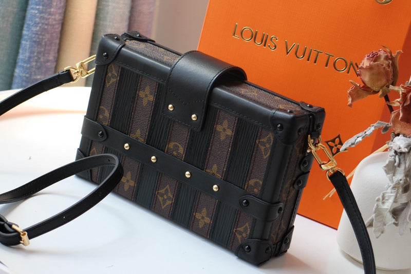 Fan Fashion Lu-Vi bags - 17658