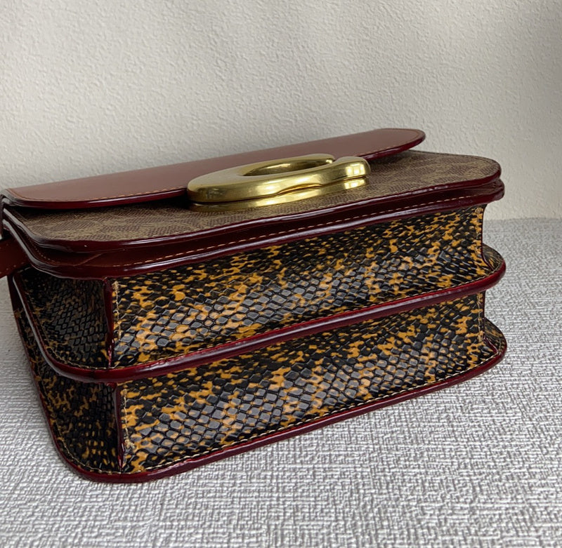 Amelia-i CAH Bags - 028