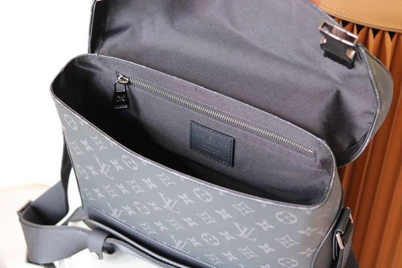 Fan Fashion Lu-Vi bags - 17189