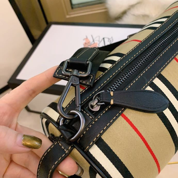 Burberry Bags - Bagsattire   205