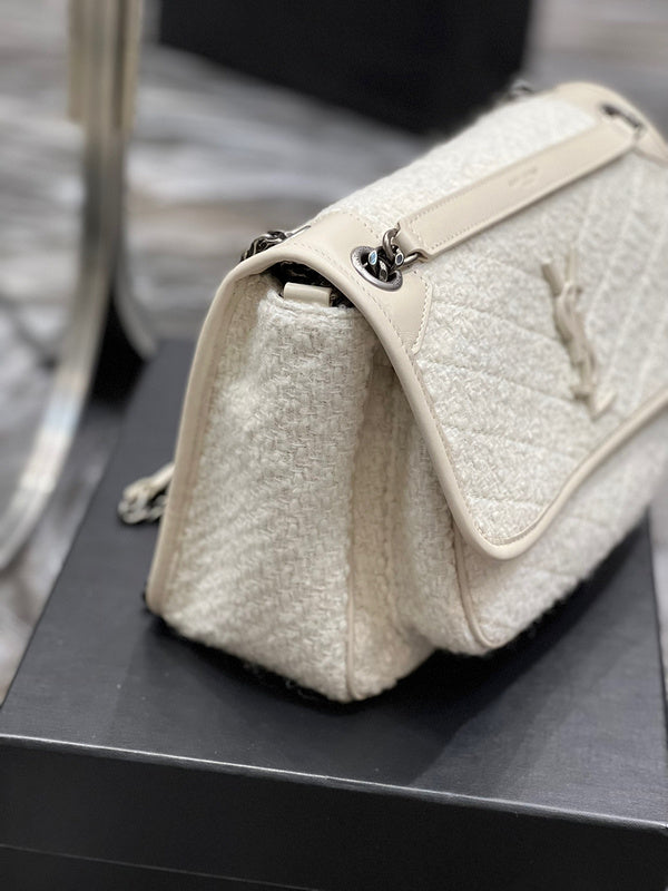 Amelia - YSL Bag - 4222