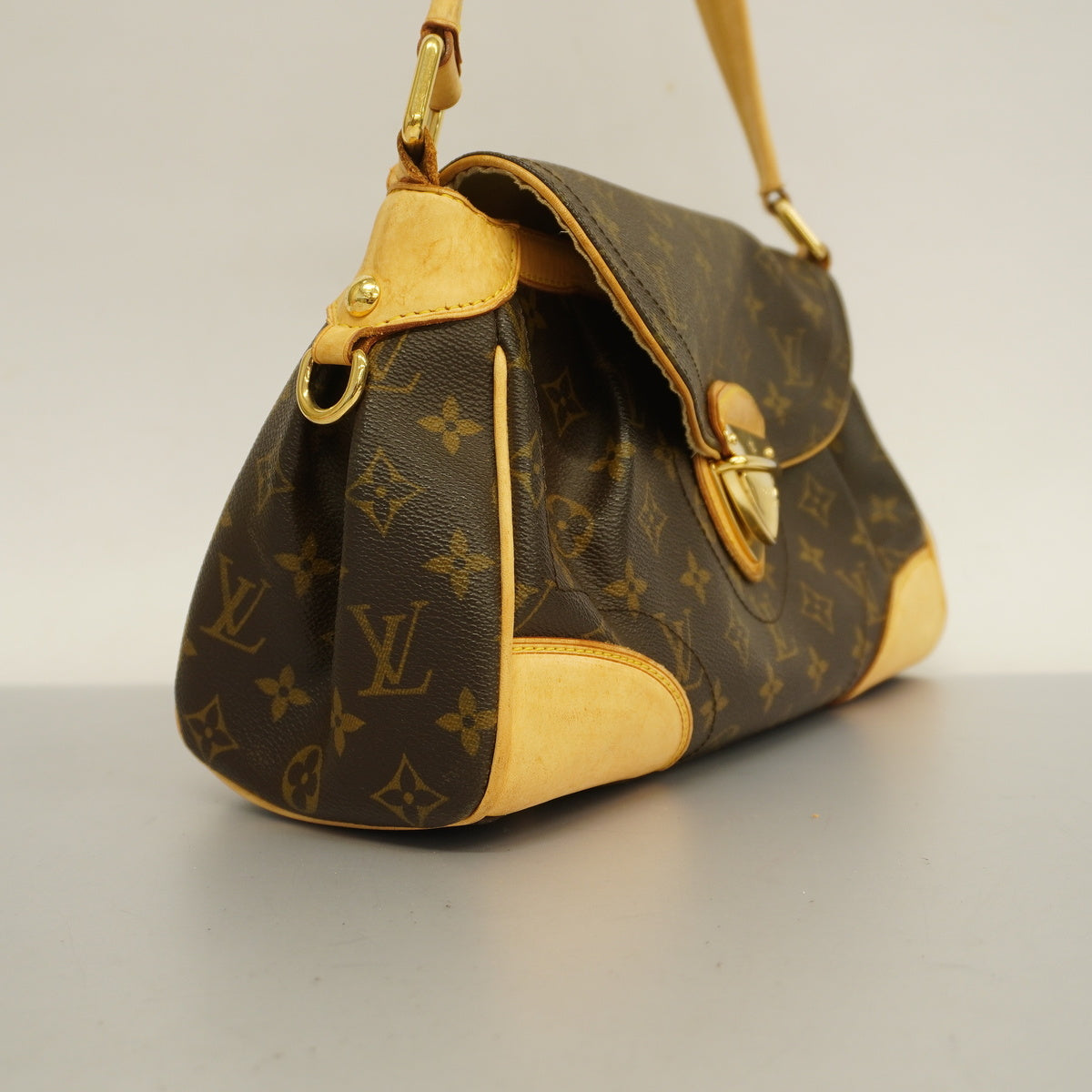Louis Vuitton Shoulder Bag Monogram Beverly MM