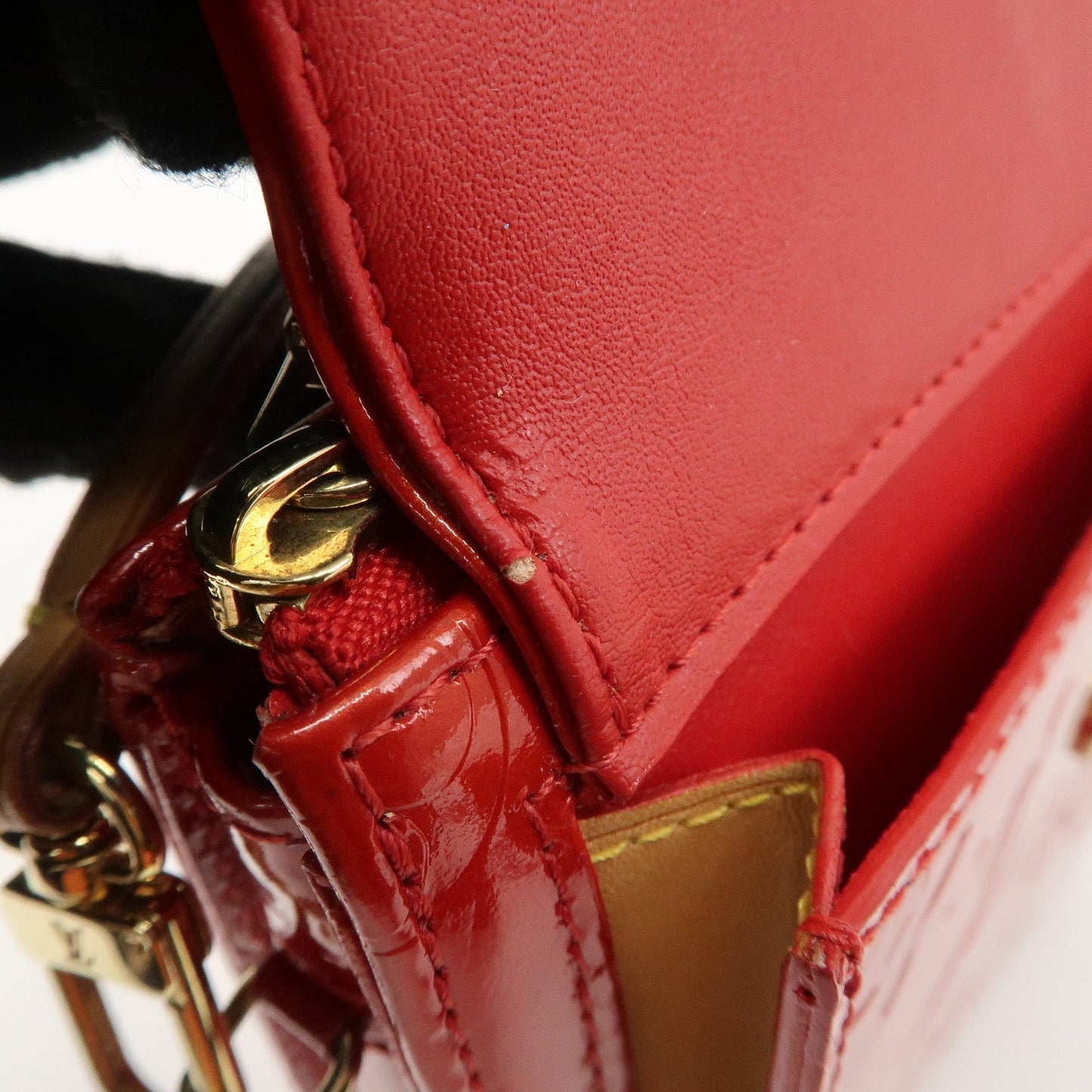 Louis Vuitton Monogram Vernis Motto Shoulder Bag Rouge M91137