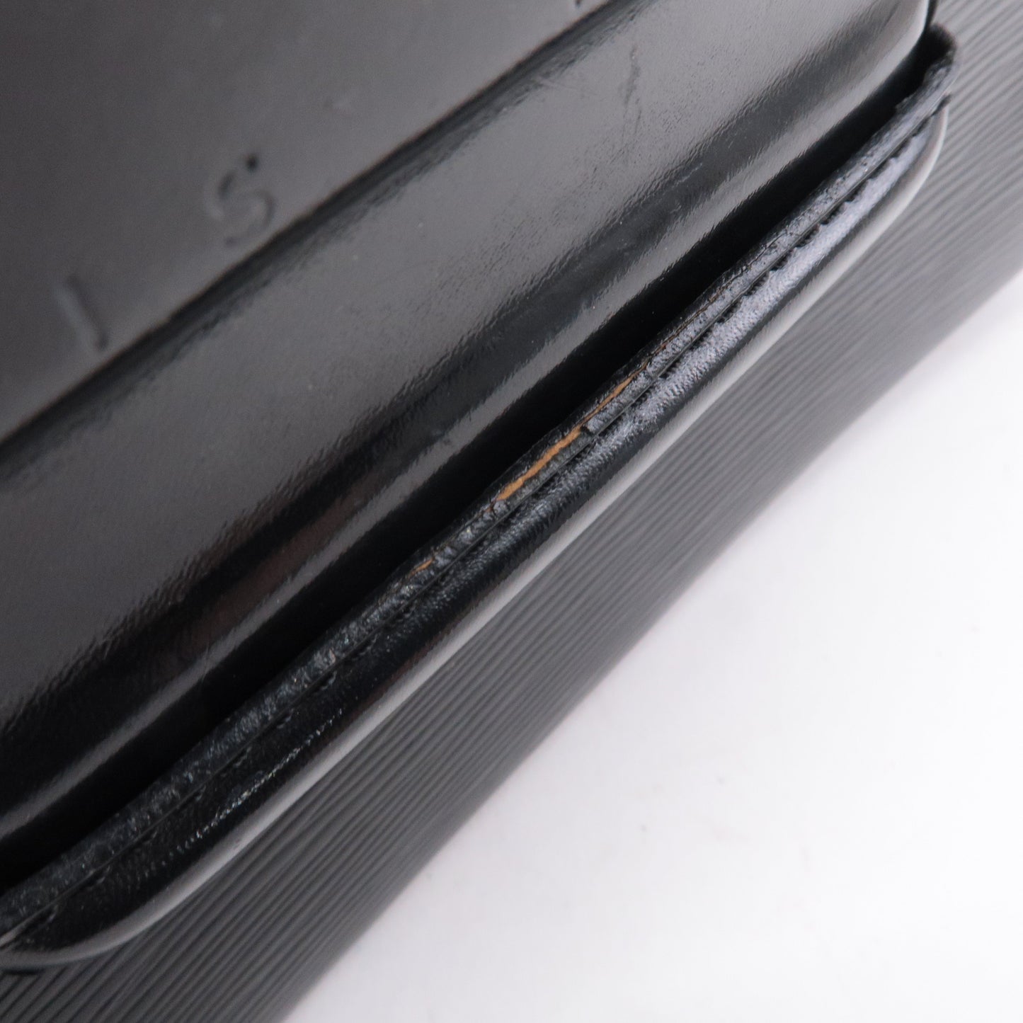 Louis Vuitton Epi Leather Chaillot Clutch Bag Black Noir M52542