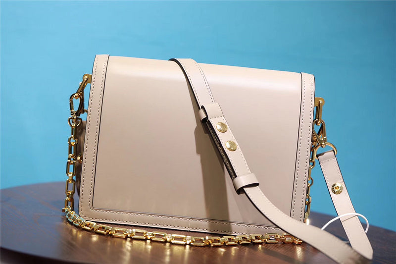 Fan Fashion Lu-Vi bags - 8131
