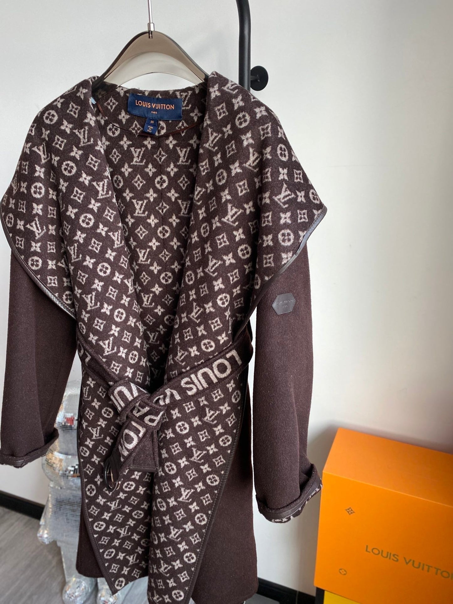 Luxury Louis Vuitton  Wrap Coat 033