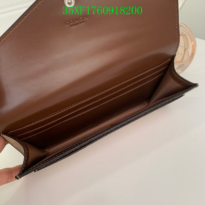Amelia - CAH Wallet - 082