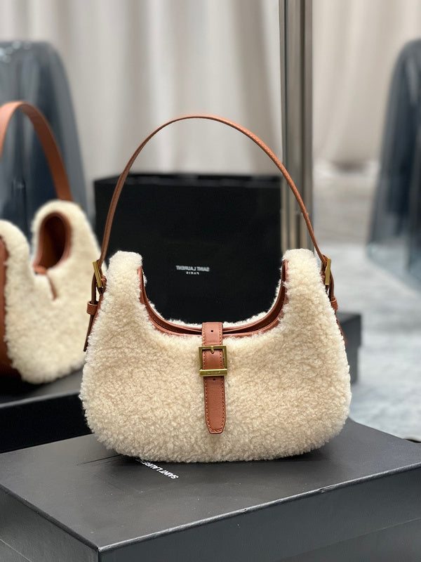 Amelia - YSL Bag - 3914