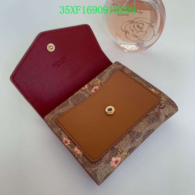 Amelia - CAH Wallet - 089