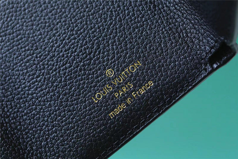 Fan Fashion Lu-Vi bags - 8701