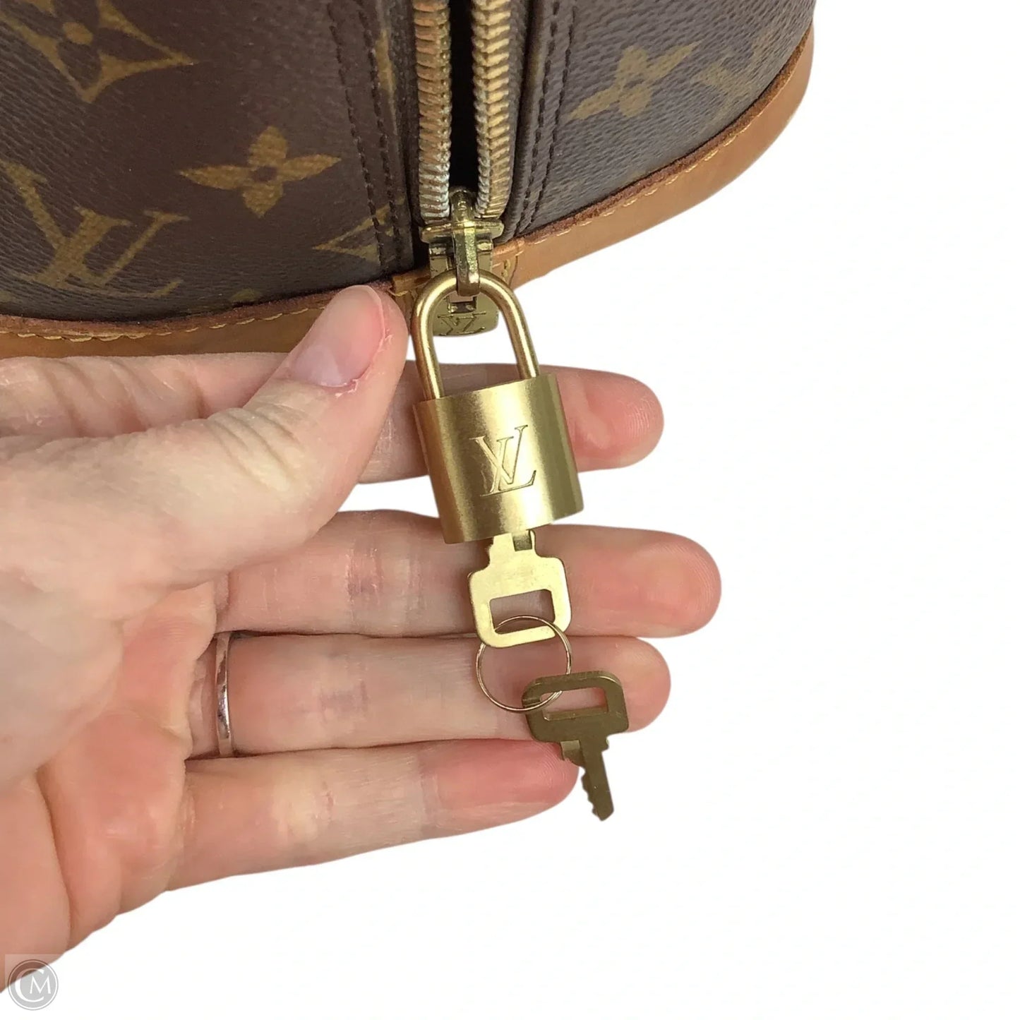 Handbag Luxury Designer By Louis Vuitton, Size: Medium