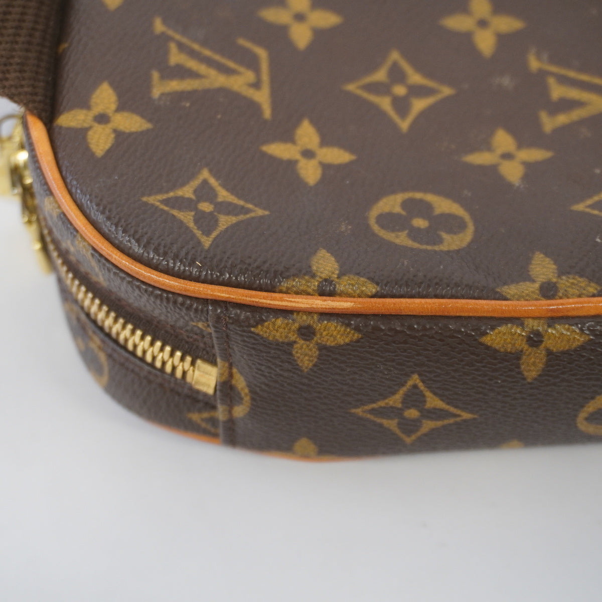 Louis Vuitton Body Bag Monogram Pochette Ganju