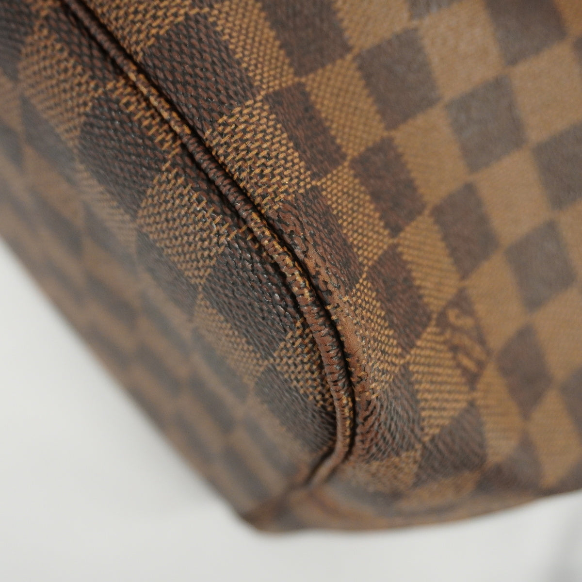 Louis Vuitton Damier Neverfull MM  Tote Bag