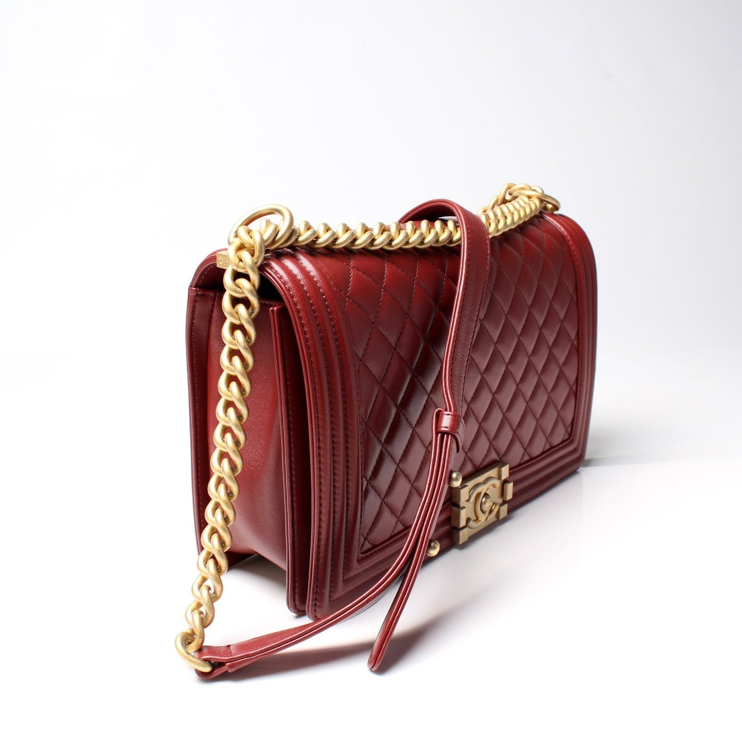 Chanel Boy Flap Medium New Lambskin 21M