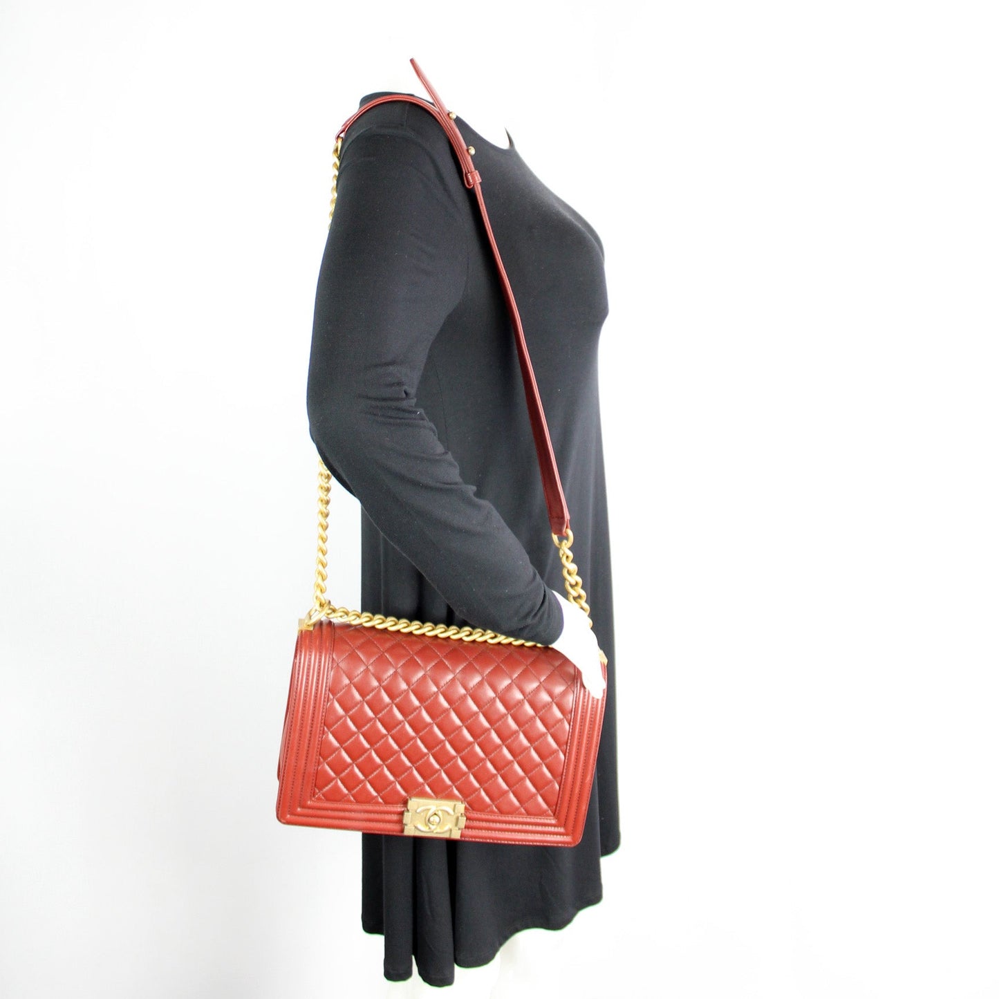 Chanel Boy Flap Medium New Lambskin 21M
