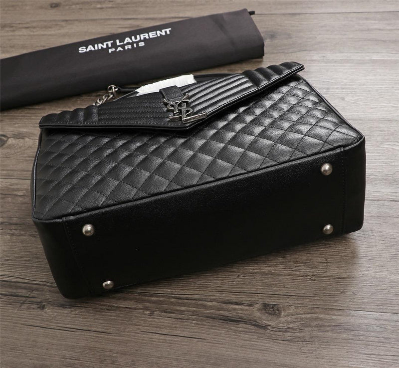 Amelia - YSL Bag - 2851