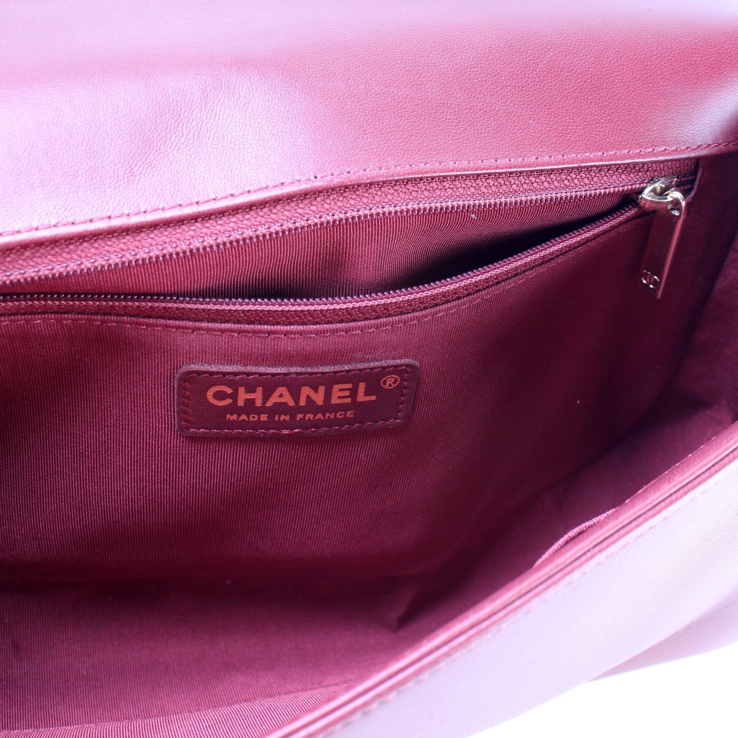 Chanel Boy Flap New Medium 22M