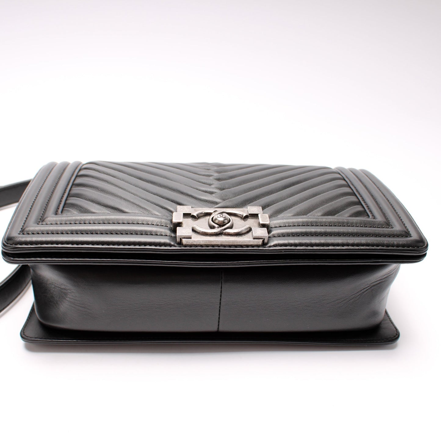 Chanel Boy Flap Medium New Lambskin 23M
