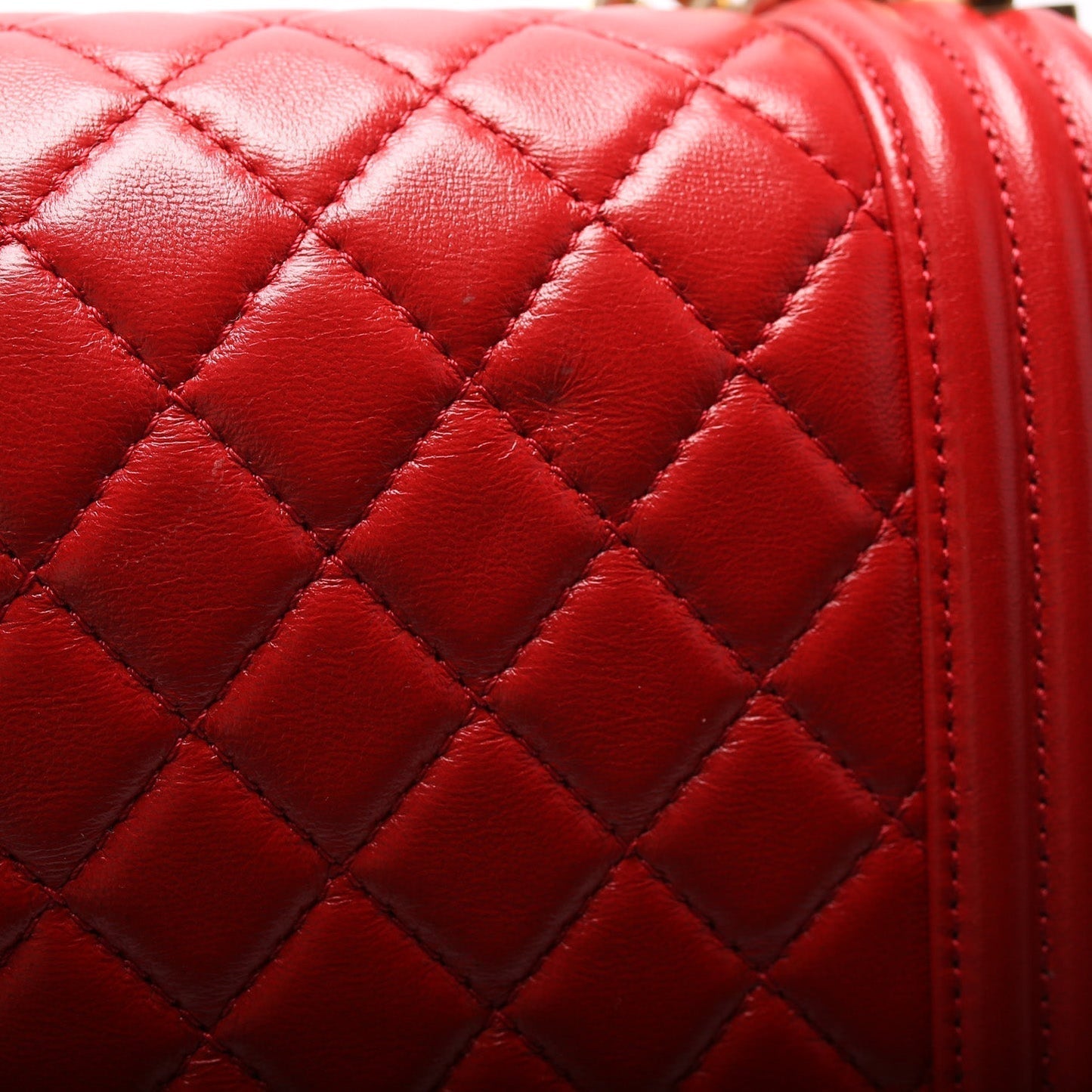 Chanel Boy Flap Medium New Lambskin 21M
