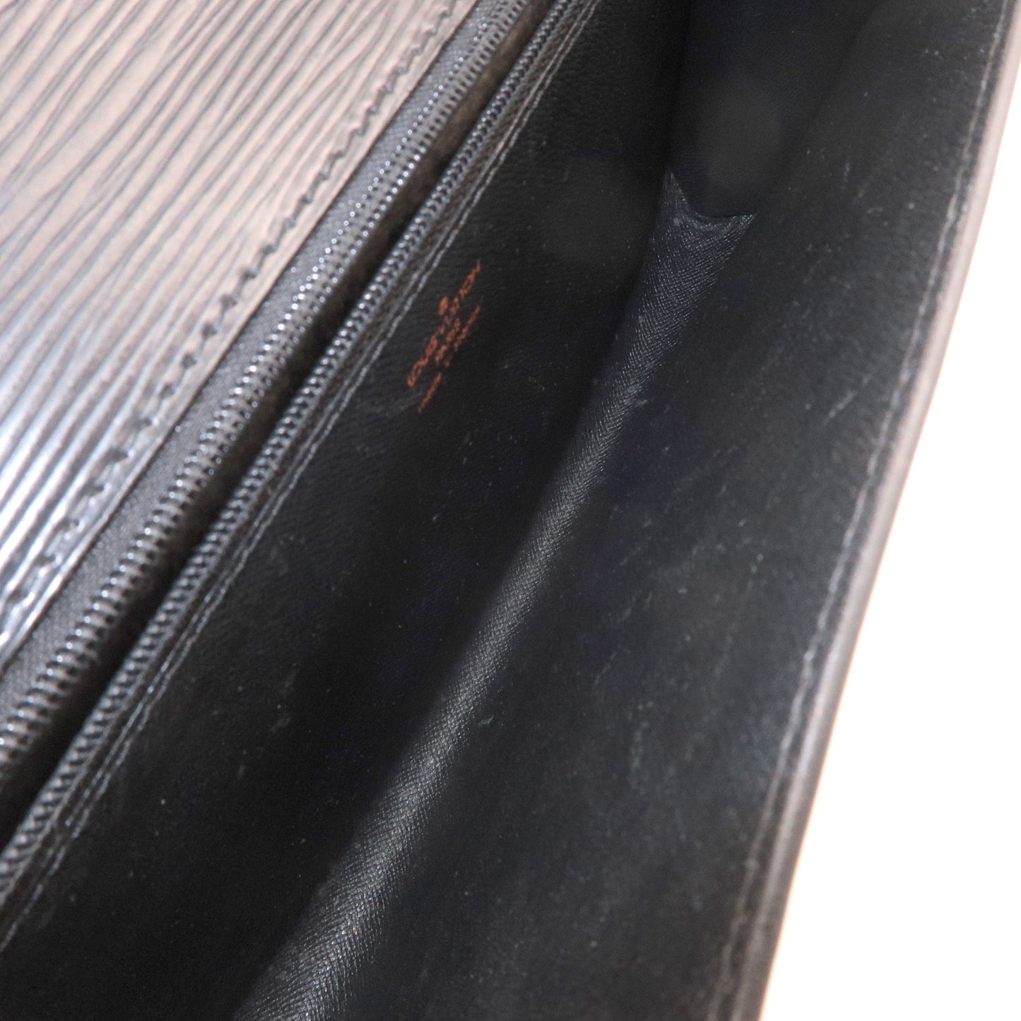 Louis Vuitton Epi Leather Chaillot Clutch Bag Black Noir M52542