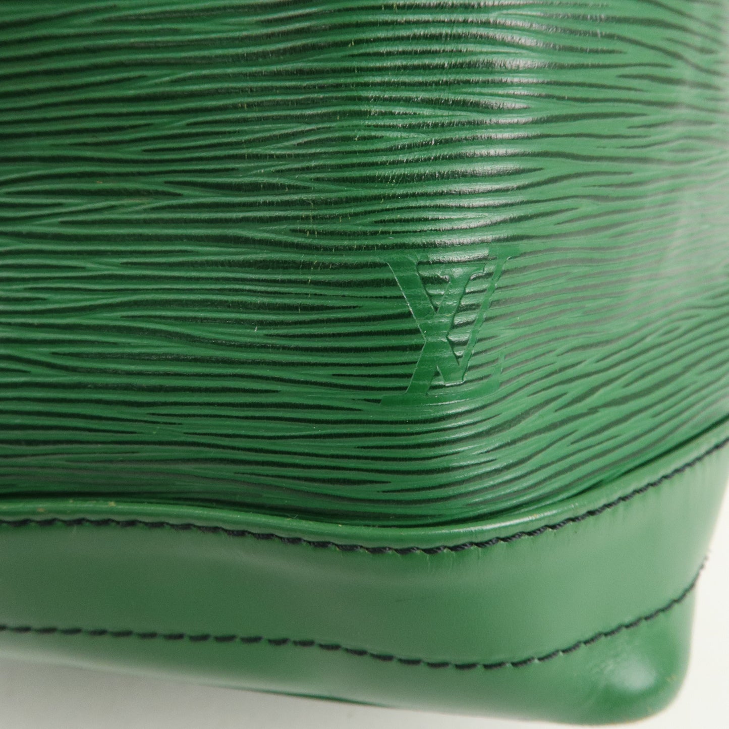 Louis Vuitton Epi Leather Noe Shoulder Bag Borneo Green M44004