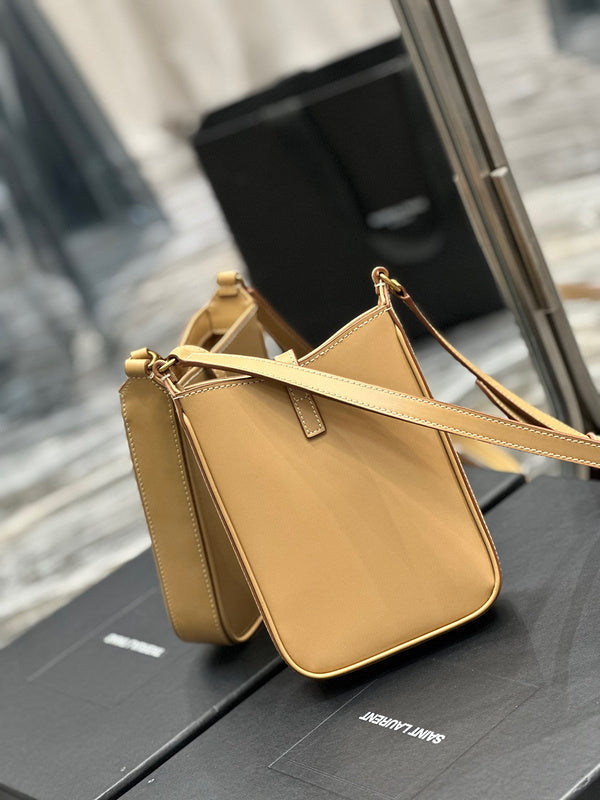 Amelia - YSL Bag - 4000