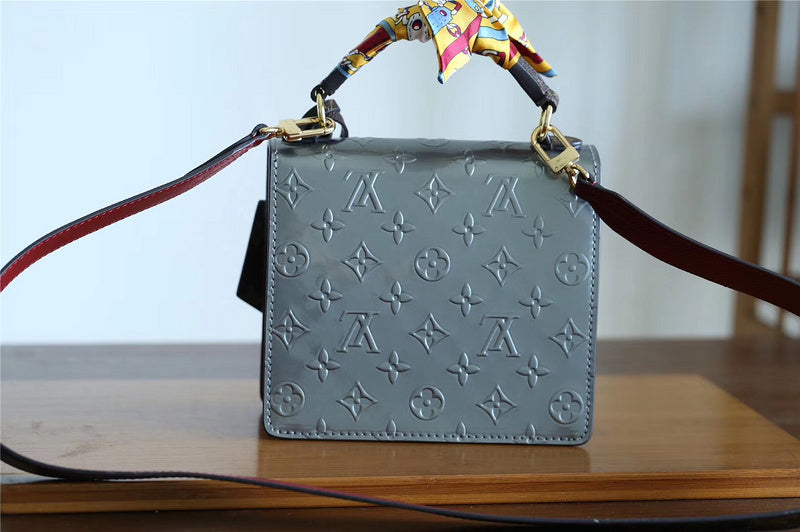Fan Fashion Lu-Vi bags - 8040