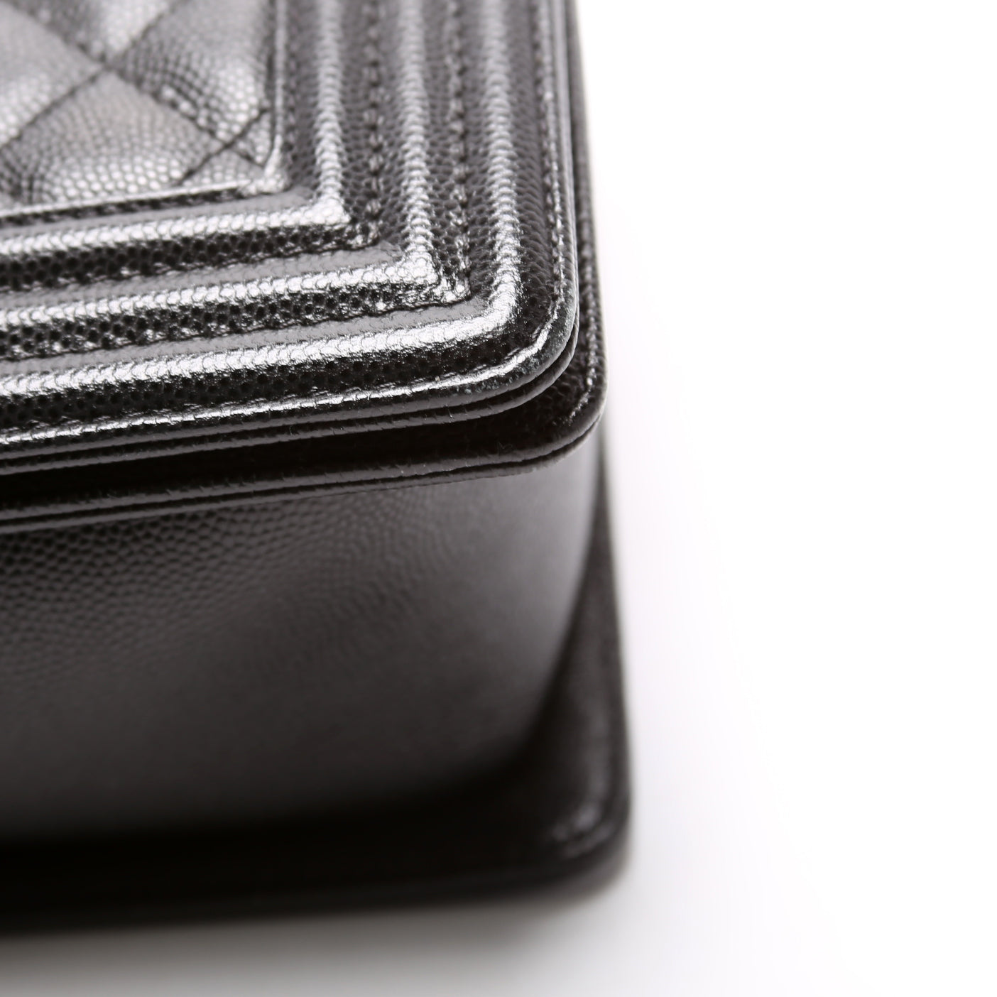 Chanel Boy Flap Medium New Cavier