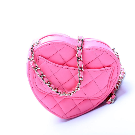 Chanel CC In Love Heart Clutch Quilted Lambskin 32M Bag