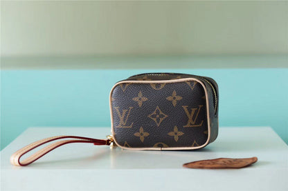 Fan Fashion Lu-Vi bags - 8858