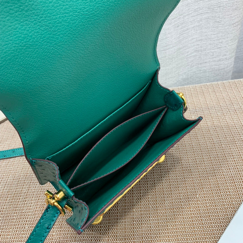 LO - HMS Luxury Bags - 739