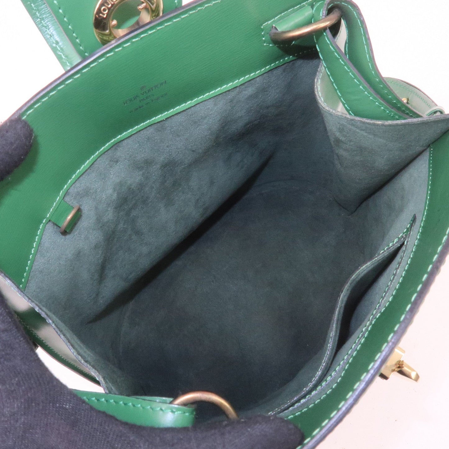 Louis Vuitton Epi Cluny Shoulder Bag Borneo Green M52254