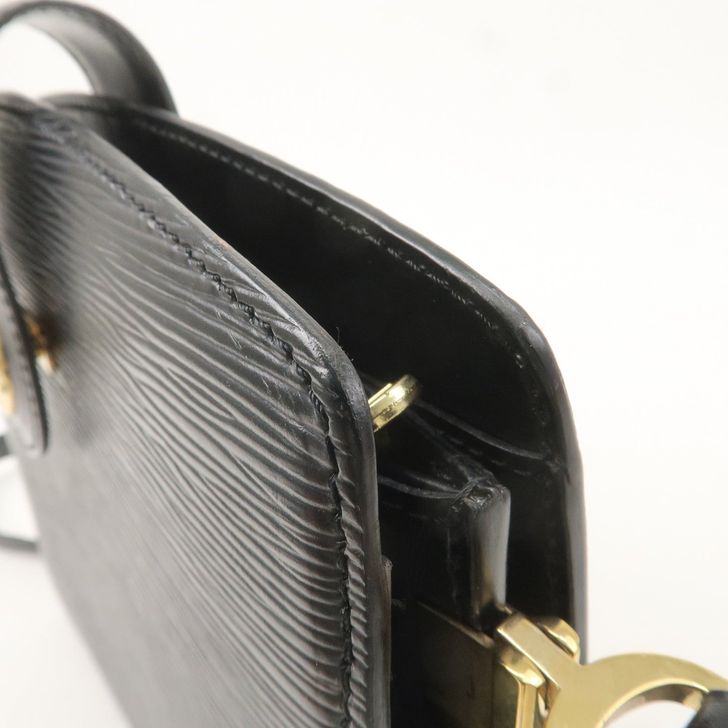 Louis Vuitton Epi Capucines Shoulder Bag Noir Black M52342