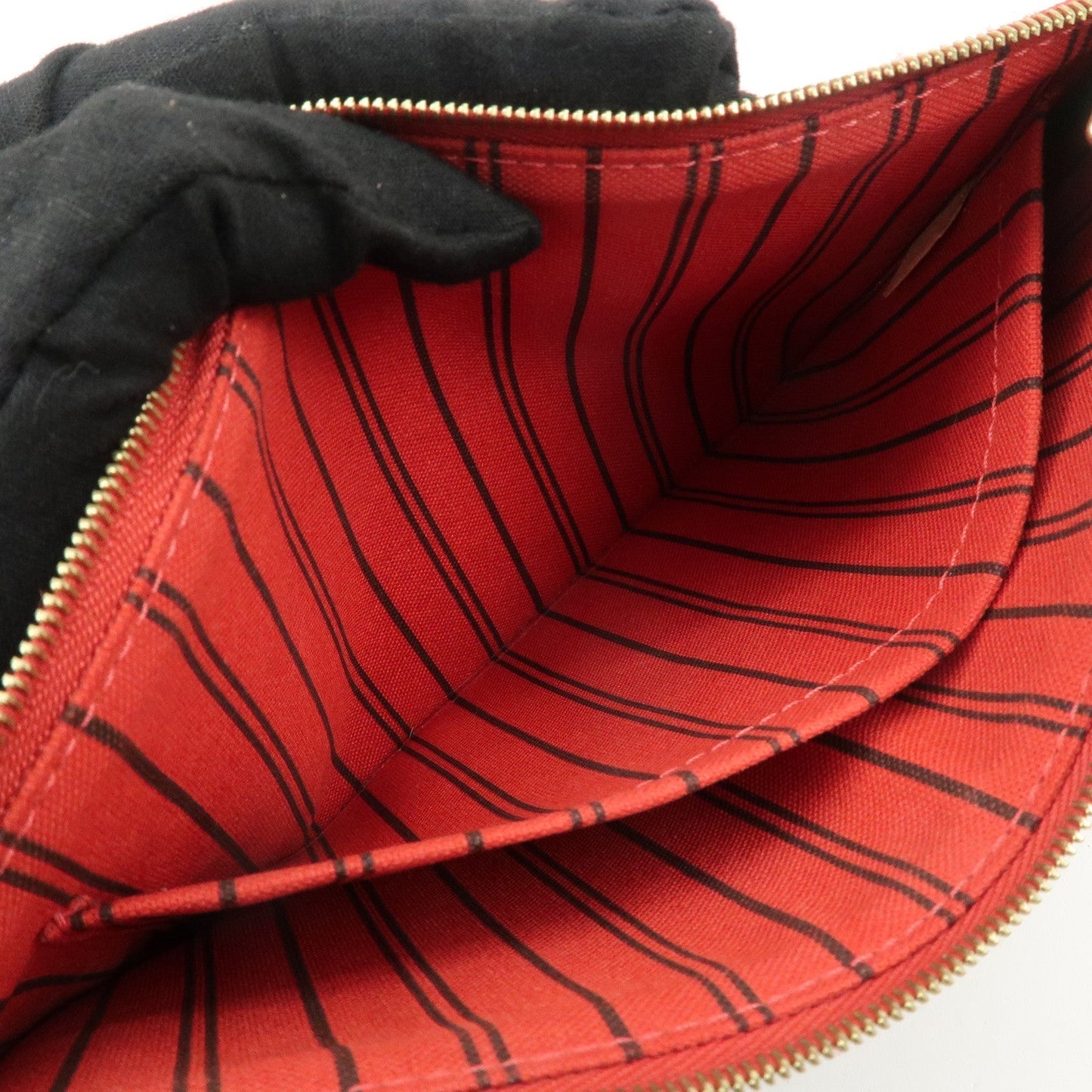 Louis Vuitton Monogram Neverfull MM Pouch